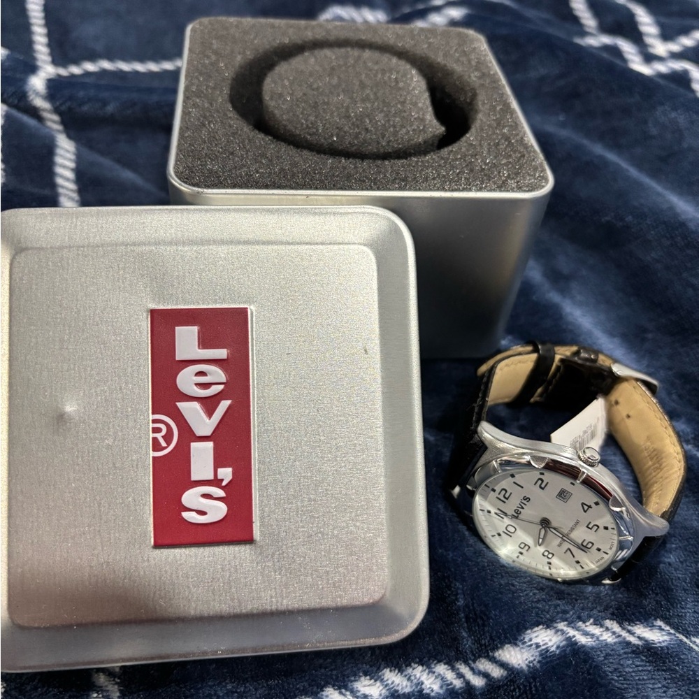 men’s BNIB Levi’s quartz watch